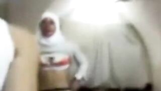 محجبة عربية ساخنة كسها يتعرض في فيديو إباحي