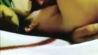 المتعه فى نيكه كلها هيجان وحب بين كبلز لسه جديد وبيتعلم الشرمطه الاصلى