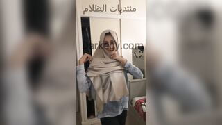 مغربيه محجبه لبوه شديده