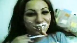 لبوة عربية تتناك في فيديو هواة